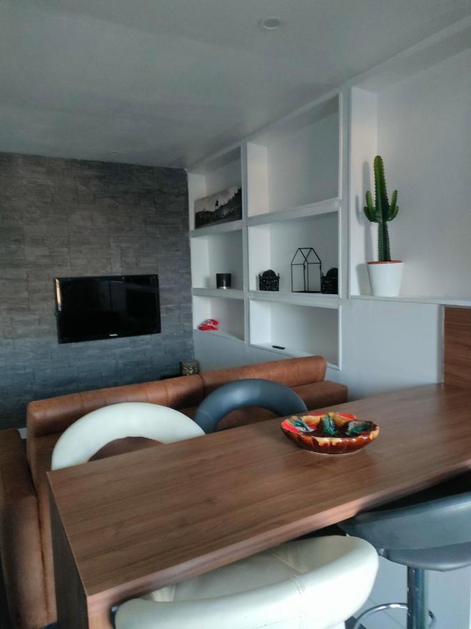 Le Petit Cocon - Parking Prive - Lyon Sud Apartment Venissieux Bagian luar foto