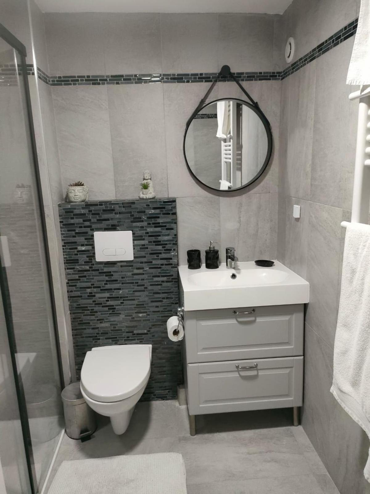 Le Petit Cocon - Parking Prive - Lyon Sud Apartment Venissieux Bagian luar foto